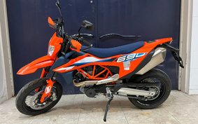 KTM 690 SMC R 2024 LSV40