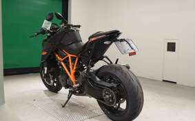 KTM 1290 SUPER DUKE R 2014 V3940