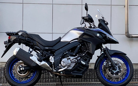 SUZUKI V-Strom 2022 C733A