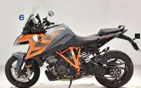 KTM 1290 SUPER DUKE GT 2022 V6940