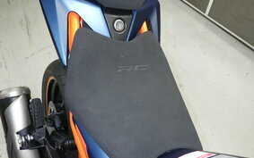 KTM 390 RC 2023 JYJ40