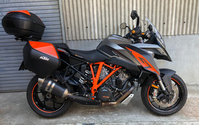 KTM 1290 SUPER DUKE GT 2016 V6940