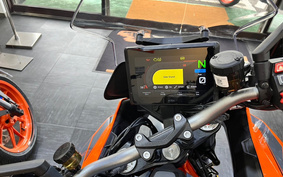 KTM 1290 SUPER DUKE GT 2023 V6940