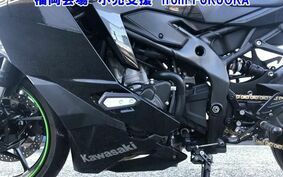 KAWASAKI ZX-25R ZX250E