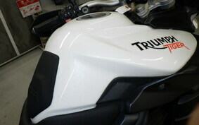 TRIUMPH TIGER 800 2013 RE15B8