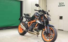 KTM 1290 SUPER DUKE R 2022 V3940