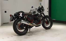 MOTO GUZZI V7 RACER 2015