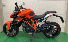 KTM 1290 SUPER DUKE R 2015 V3940