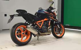 KTM 1290 SUPER DUKE R 2022 V3940