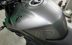 TRIUMPH STREET TRIPLE R 2023