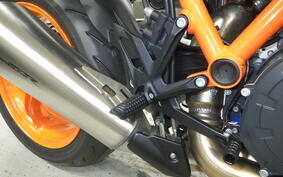 KTM 1290 SUPER DUKE R 2023 V3940