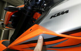 KTM 1290 SUPER DUKE R 2022 V3940