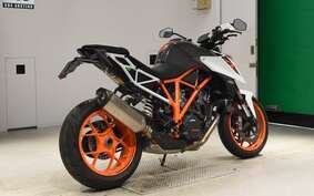 KTM 1290 SUPER DUKE R 2017 V3940