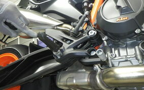 KTM 890 DUKE R 2021 TU940