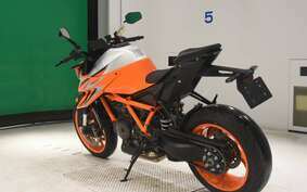 KTM 1290 SUPER DUKE R 2022