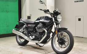 MOTO GUZZI V7 SPECIAL 2023