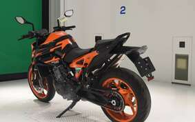 KTM 890 DUKE GP 2023 TU940