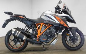 KTM 1290 SUPER DUKE GT 2016 V6940