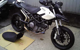 DUCATI HYPERMOTARD 796 2011 B101A