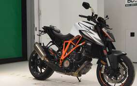 KTM 1290 SUPER DUKE R 2020