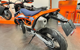 KTM 690 SMC R 2024 LSV40