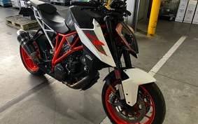 KTM 1290 SUPER DUKE R 2017 V3940