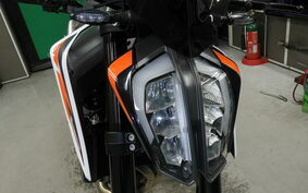 KTM 890 DUKE R 2021 TU940