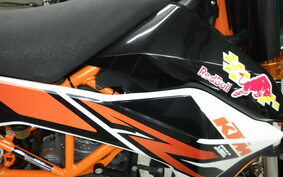 KTM 690 SMC R 2020 LST40