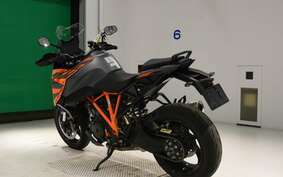 KTM 1290 SUPER DUKE GT 2022