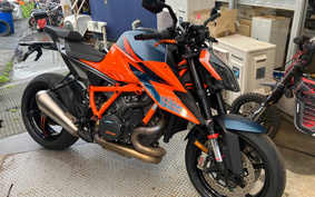 KTM 1290 SUPER DUKE R 2021 V3940