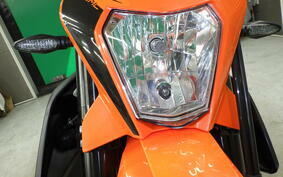 KTM 690 SMC R 2023 LSV40