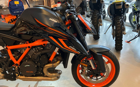 KTM 1290 SUPER DUKE R 2024 V3940