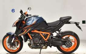 KTM 1290 SUPER DUKE R 2022 V3940