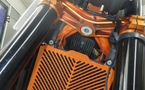 KTM 690 DUKE R 2013