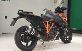 KTM 1290 SUPER DUKE GT 2023