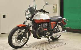 MOTO GUZZI V7 SPECIAL 2013