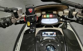 DUCATI DIAVEL 2013 G100AB