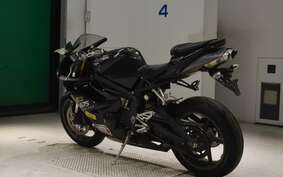 TRIUMPH DAYTONA 675