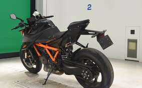 KTM 1290 SUPER DUKE R 2020 V3940