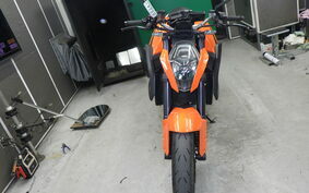 KTM 1290 SUPER DUKE R 2015 V3940