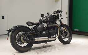 TRIUMPH BONNEVILLE BOBBER 2020