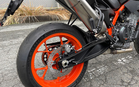 KTM 890 DUKE 2024 TU940