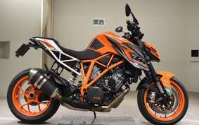 KTM 1290 SUPER DUKE R 2015 V3940