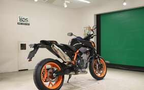 KTM 890 DUKE R 2023