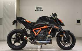 KTM 1290 SUPER DUKE R 2020 V3940