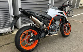 KTM 890 DUKE R 2022 TU940