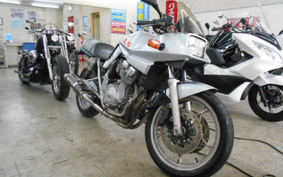 SUZUKI GSX400S KATANA 1992 GK77A