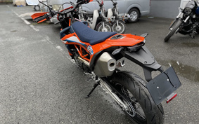 KTM 690 SMC R 2024 LSV40