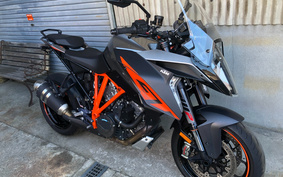 KTM 1290 SUPER DUKE GT 2018 V6940