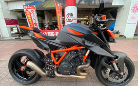 KTM 1290 SUPER DUKE R 2021 V3940